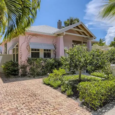 Nini'S Cottage - Family-Friendly Pool Days And Cabana Nights Await